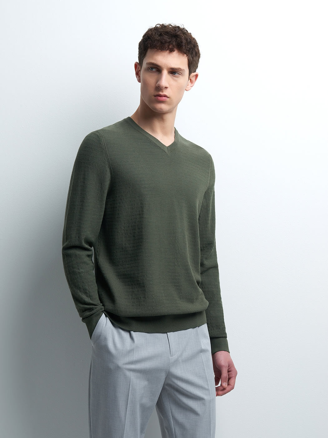 Pull col V en viscose certifiée - DEVRED 1902