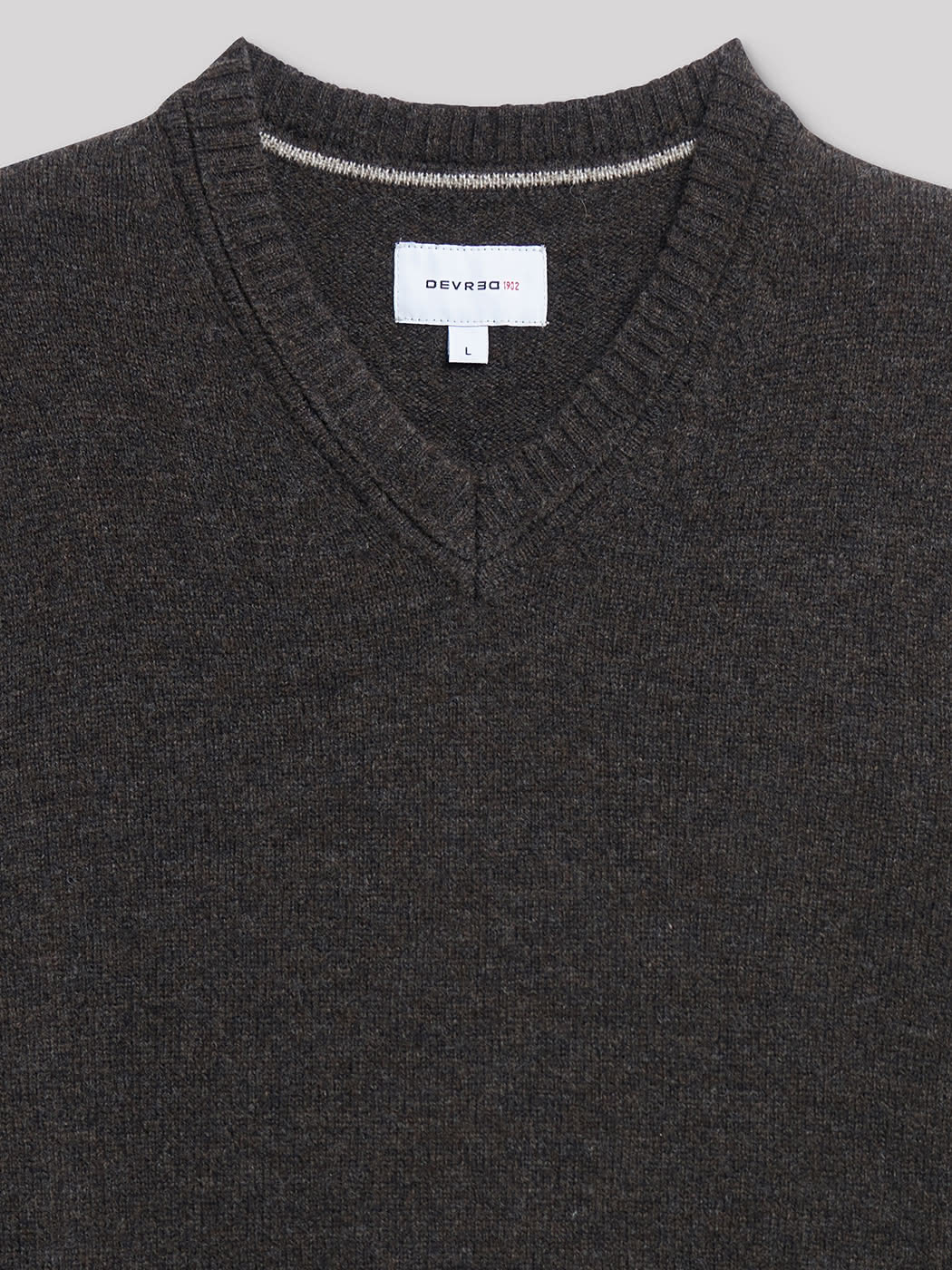 Pull col V en laine d'agneau - DEVRED 1902