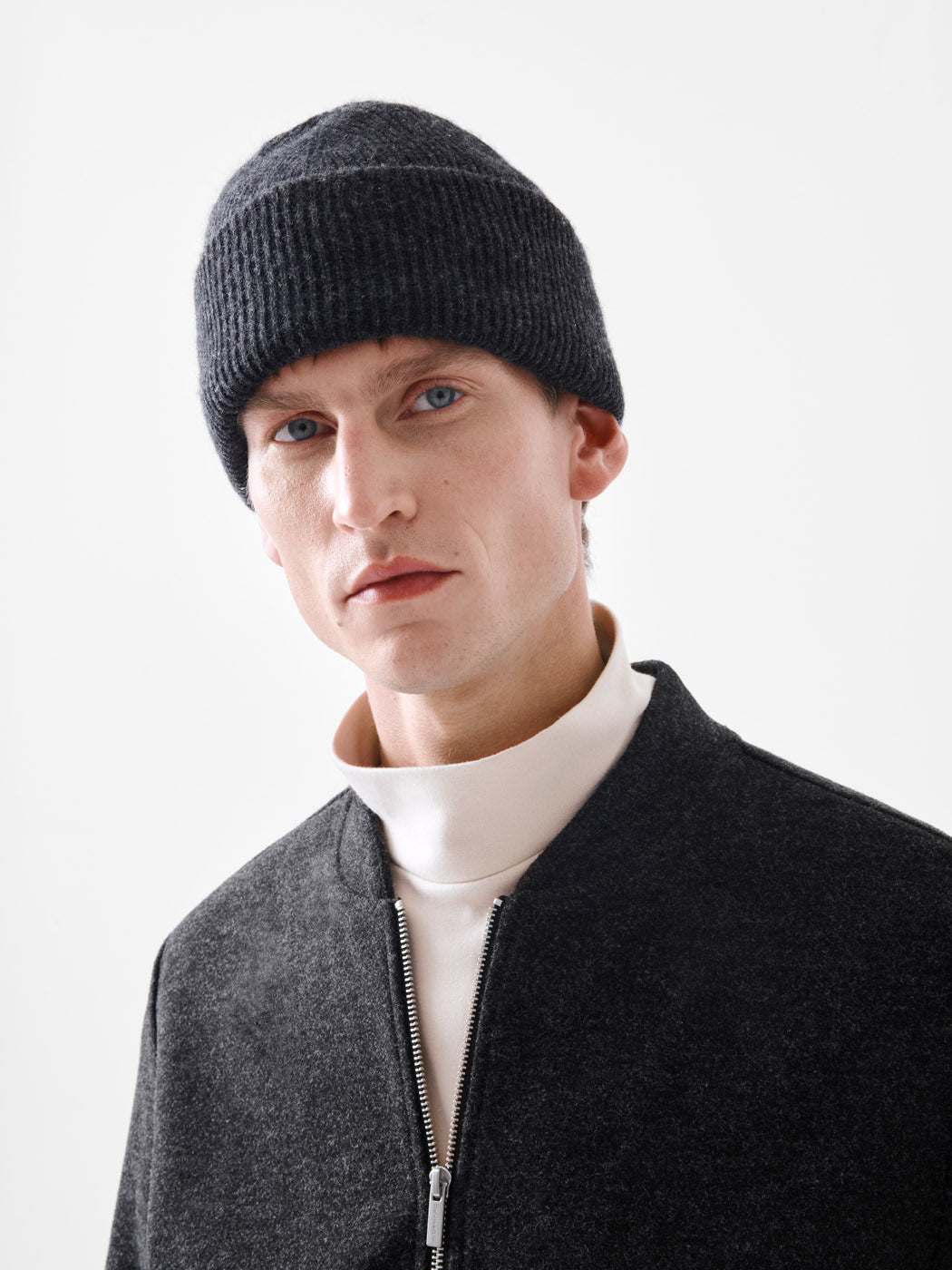 Bonnet en laine mouchetée - L'atelier - DEVRED 1902