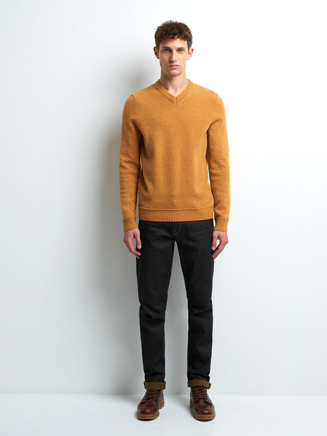 Pull col V en laine d'agneau - DEVRED 1902