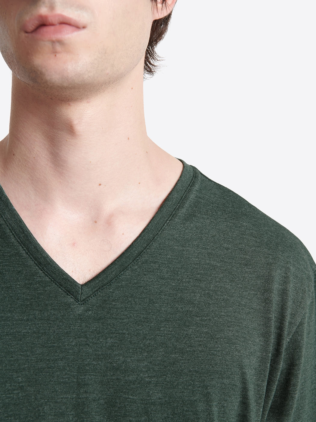 T-shirt col v en matière recyclée - DEVRED 1902
