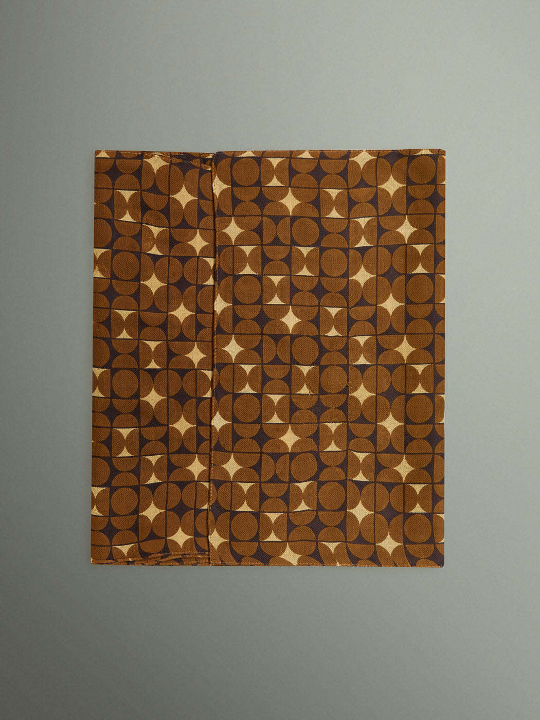 Echarpe à motif rétro - DEVRED 1902