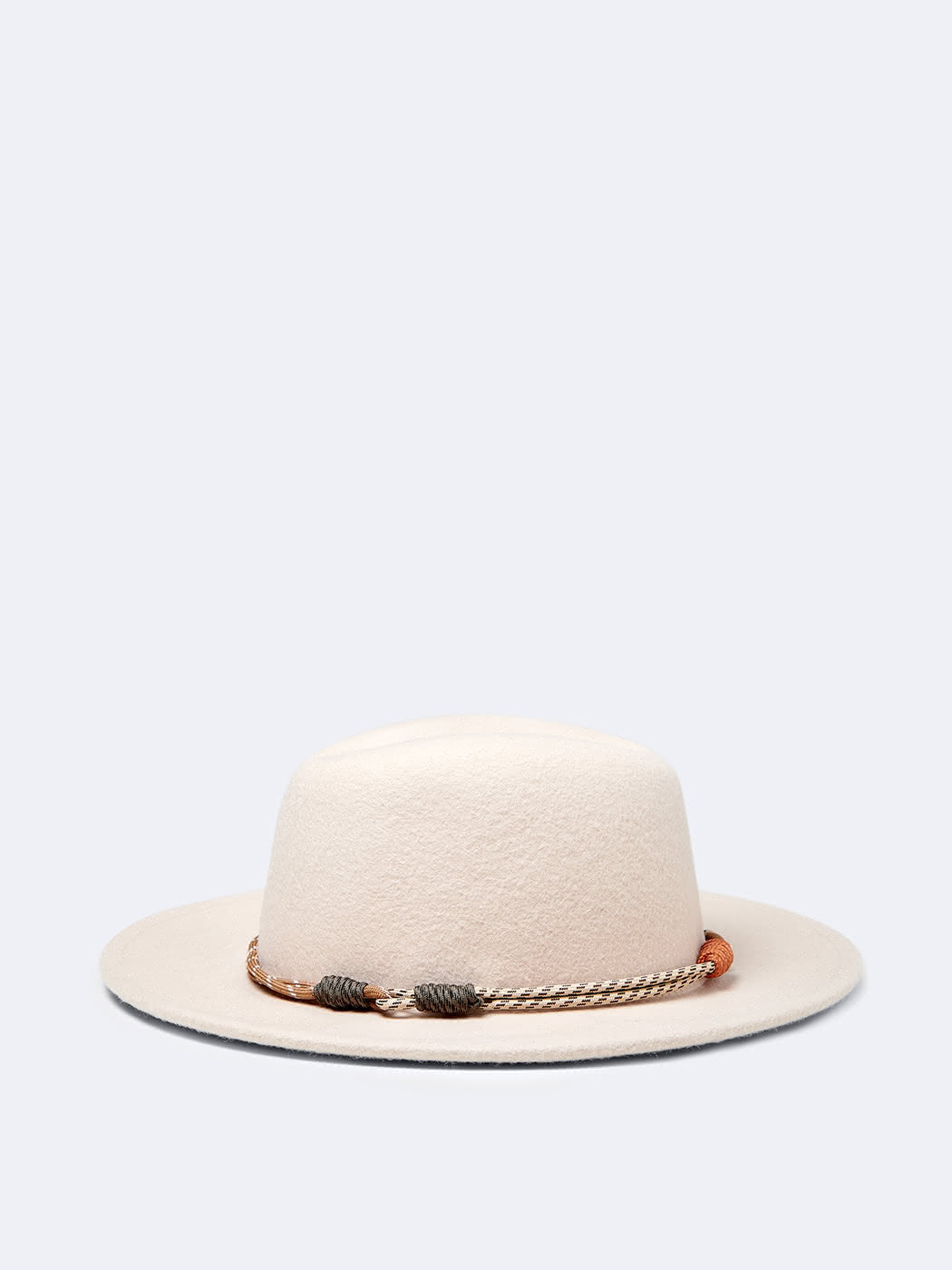 Chapeau en laine avec une cordelette - DEVRED 1902